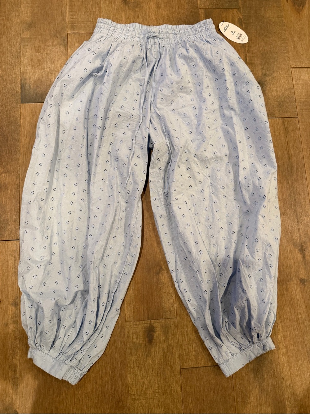 NWT Eyelet Harem cotton pants - small - Picture 4 of 6
